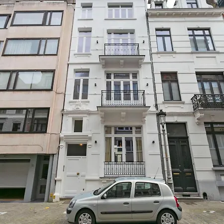 Spacious Design In The Centre Of Near The Apartment *