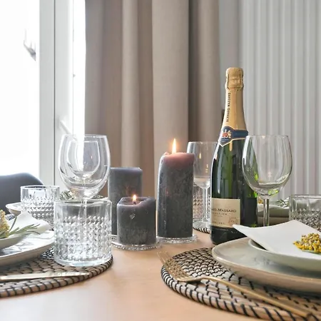 Apartment Spacious Design In The Centre Of Near The Ostende